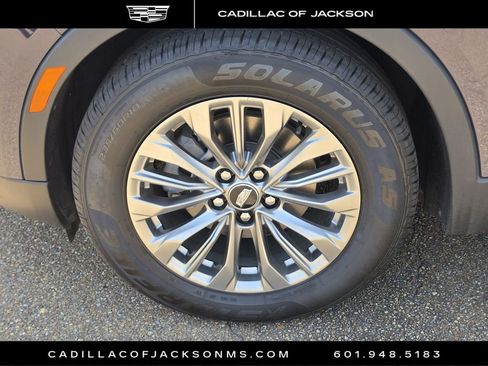 Certified 2025 Cadillac XT4 Premium Luxury AWD/4WD image 27