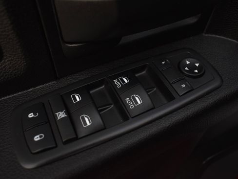 Used 2018 RAM 2500 Tradesman w/ Chrome Appearance Group image 13