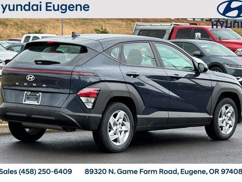 Certified 2026 Hyundai Kona SE FWD image 3