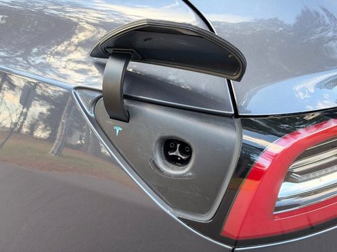 Used 2020 Tesla Model 3 Performance image 5