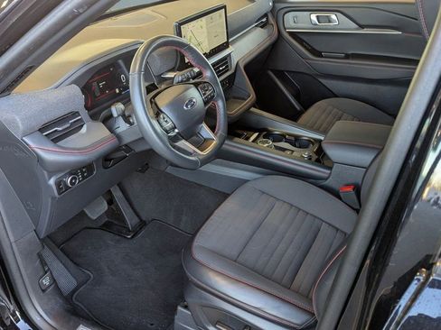 Certified 2025 Ford Explorer ST-Line w/ ST-Line Street Pack image 5