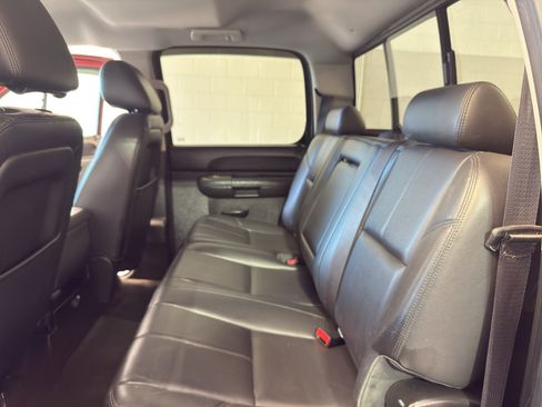 Used 2014 GMC Sierra 2500 SLE w/ SLE Preferred Package AWD/4WD image 29