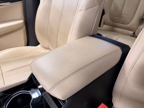Used 2023 Jeep Grand Cherokee Limited w/ Rear Seat Video Group I AWD/4WD image 37
