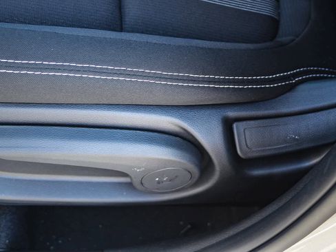 New 2025 Hyundai Venue SEL image 22