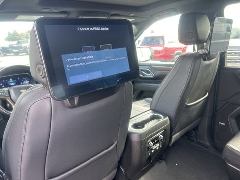 Used 2024 Chevrolet Suburban High Country w/ Advanced Technology Package image 10