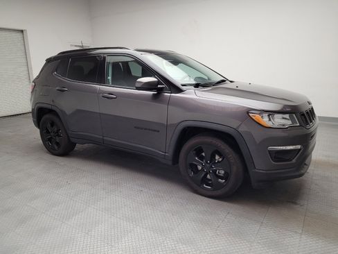 Used 2019 Jeep Compass Latitude FWD image 11