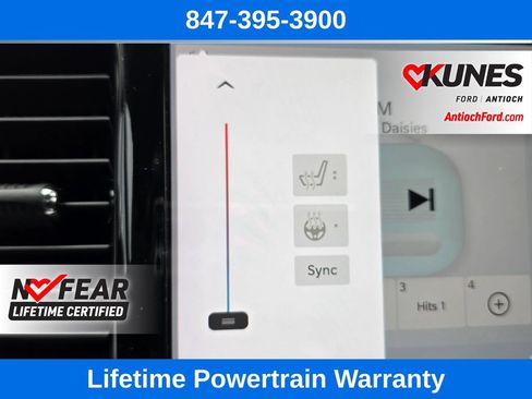 Used 2024 Chrysler Pacifica Touring-L FWD image 46