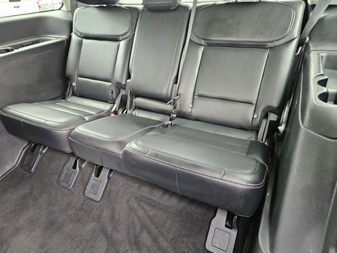 Used 2025 Ford Expedition Platinum AWD/4WD image 32
