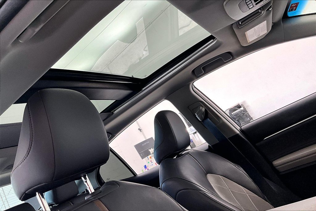 Used 2018 Toyota Camry XLE w/ Driver Assist Package FWD image 20