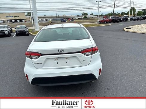 Used 2024 Toyota Corolla LE FWD image 11