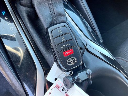 Used 2025 Toyota Corolla SE FWD image 12