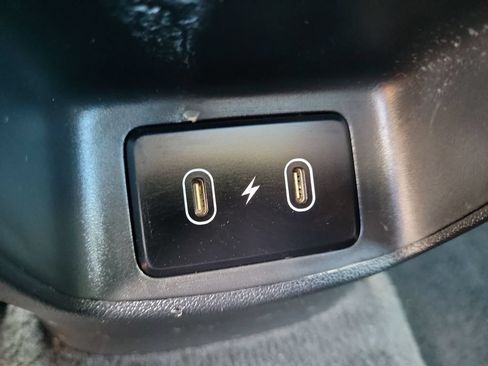 Used 2025 Hyundai Elantra Limited FWD image 9