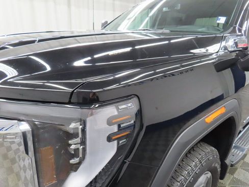 Used 2025 GMC Sierra 2500 SLT image 40