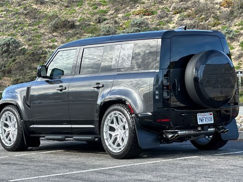 Used 2025 Land Rover Defender 110 V8 image 7