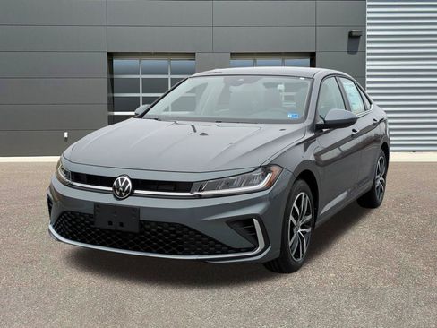 New 2026 Volkswagen Jetta SE FWD image 3