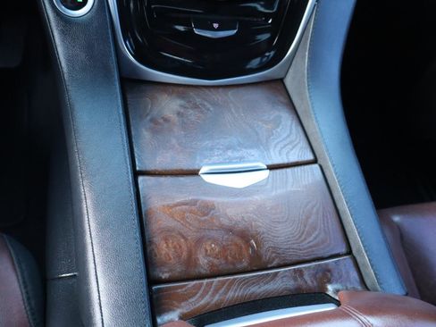 Used 2020 Cadillac Escalade Luxury image 20