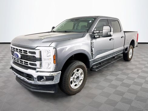 Used 2025 Ford F250 XLT w/ FX4 Off-Road Package AWD/4WD image 3