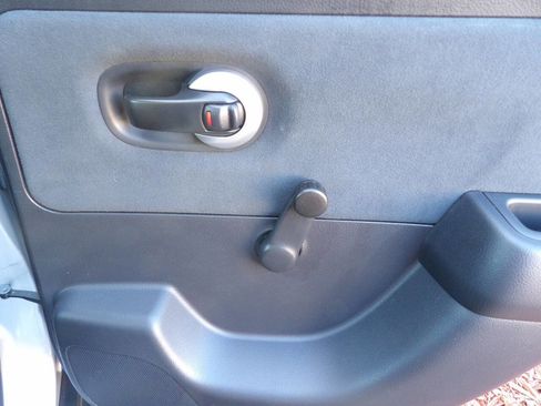 Used 2010 Nissan Versa Sedan image 25