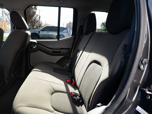 Used 2015 Nissan Xterra S image 18