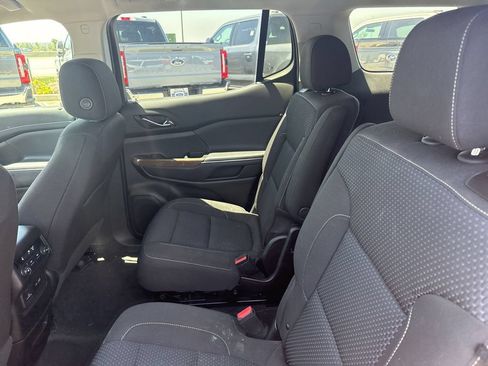 Used 2022 GMC Acadia SLE w/ Driver Convenience Package FWD image 10