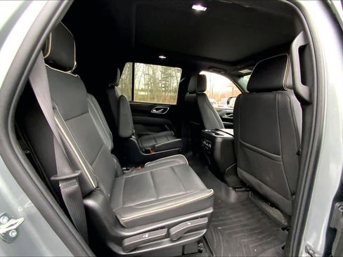 Used 2024 Chevrolet Tahoe Premier w/ Premium Package image 18