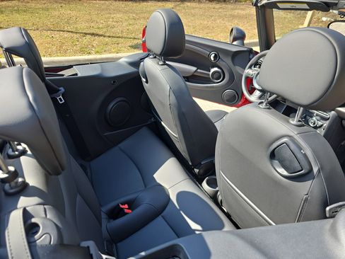 Used 2014 MINI Cooper Convertible image 11