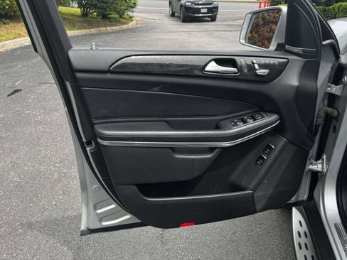 Used 2017 Mercedes-Benz GLS 550 4MATIC image 17