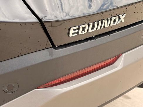 Used 2025 Chevrolet Equinox LT FWD image 7