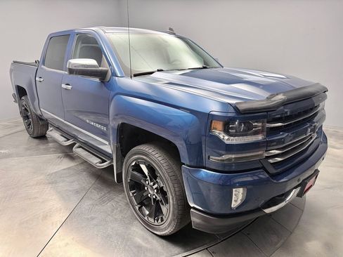 Used 2017 Chevrolet Silverado 1500 LTZ Z71 w/ LTZ Plus Package AWD/4WD image 3
