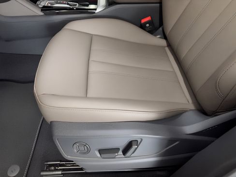 New 2025 Audi Q5 Premium image 16