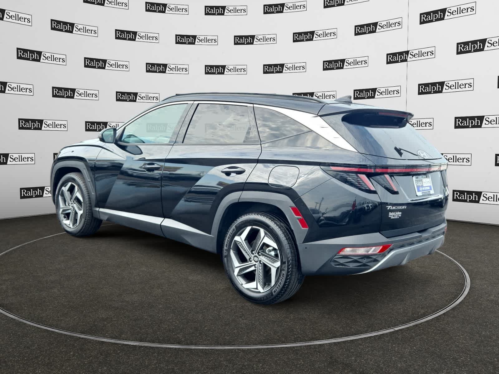 Used 2022 Hyundai Tucson Limited w/ Cargo Package AWD/4WD image 4