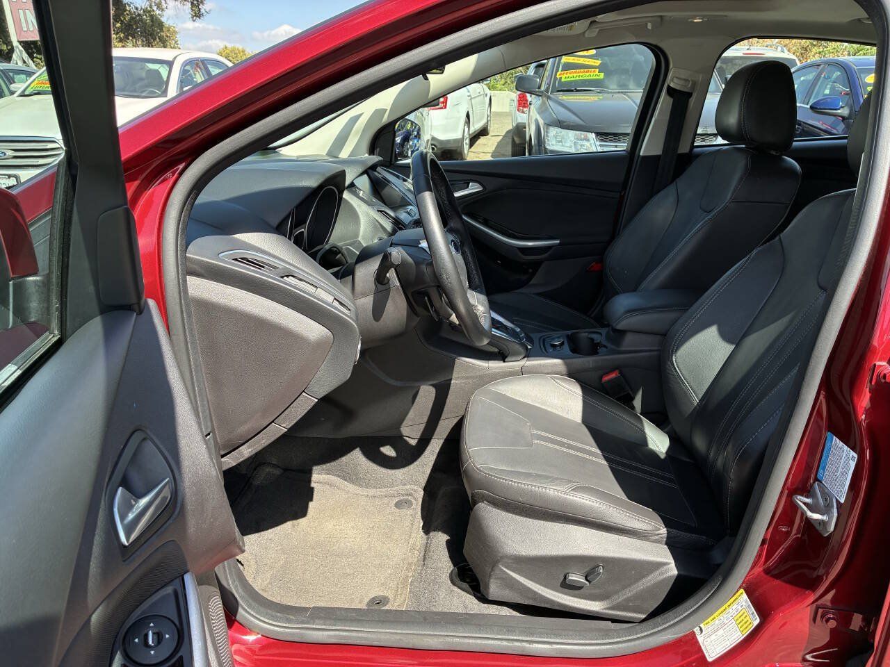 Used 2014 Ford Focus Titanium FWD image 3