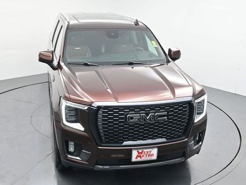 Used 2023 GMC Yukon XL Denali Ultimate image 4