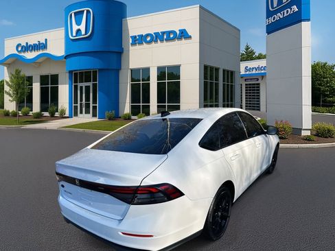 Used 2025 Honda Accord SE image 6
