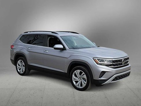 Used 2021 Volkswagen Atlas SE image 2