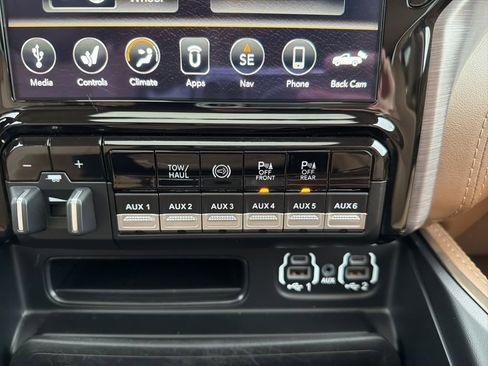 Used 2020 RAM 2500 Limited image 32