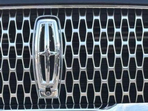 Used 2021 Lincoln Aviator Reserve w/ Equipment Group 201A AWD/4WD image 3