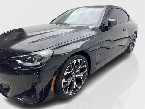 Used 2025 BMW 230i Coupe w/ M Sport Package image 11