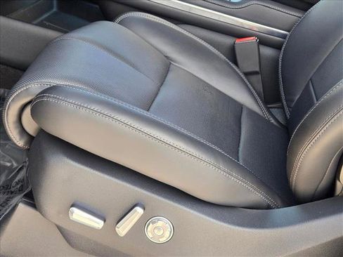 New 2025 Lincoln Navigator Reserve w/ Jet Appearance Package image 4