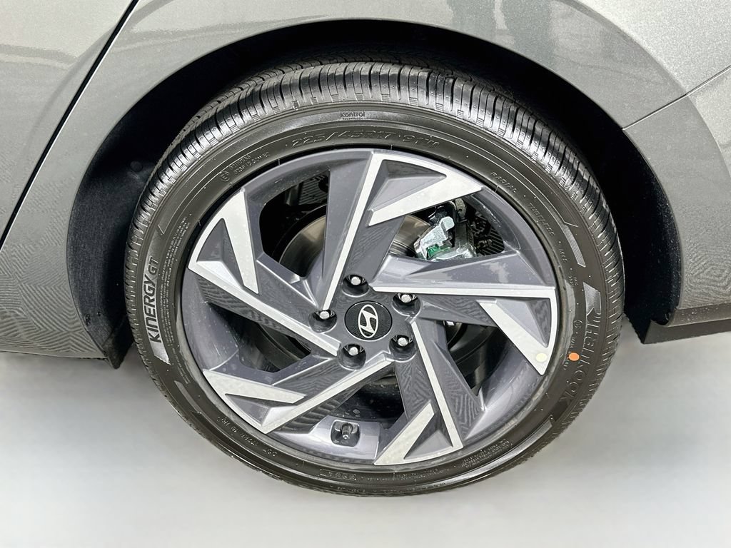 New 2026 Hyundai Elantra Limited FWD image 22