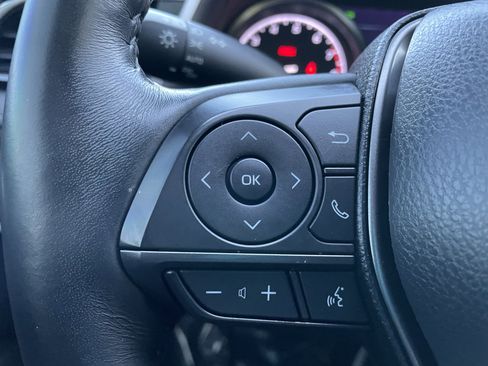 Used 2021 Toyota Camry SE w/ Cold Weather Package image 15