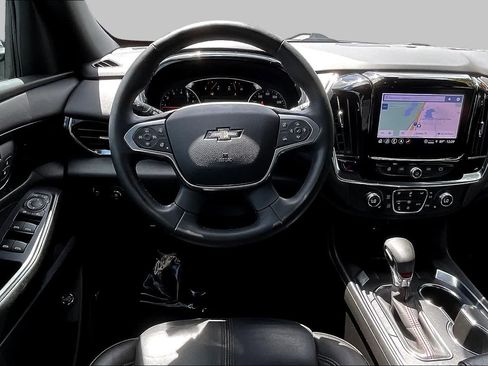 Used 2023 Chevrolet Traverse RS FWD image 6