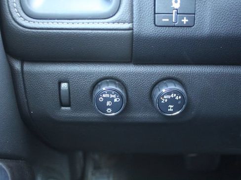 Used 2022 GMC Canyon Elevation w/ Elevation Premium Package AWD/4WD image 24