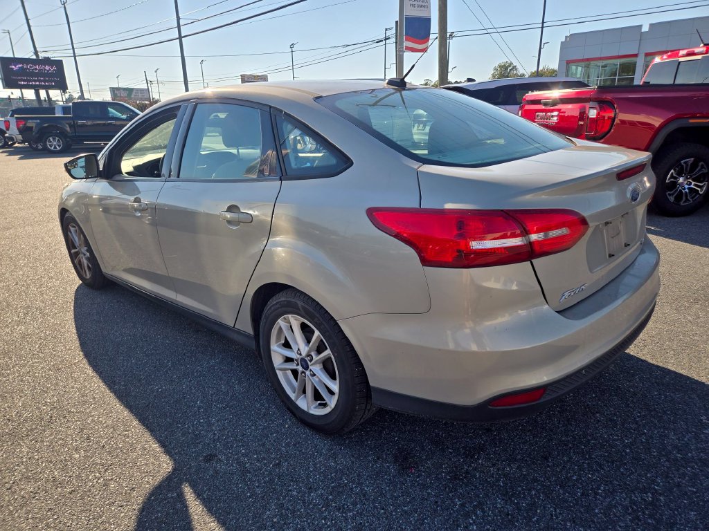 Used 2016 Ford Focus SE FWD image 7