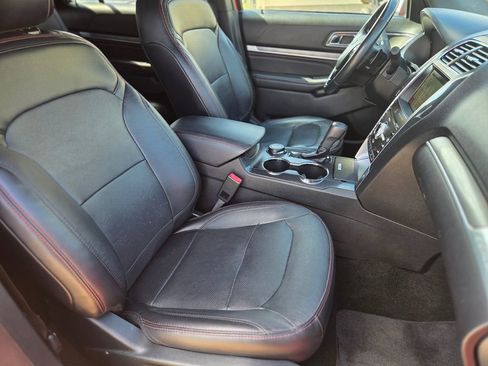 Used 2019 Ford Explorer Sport AWD/4WD image 10