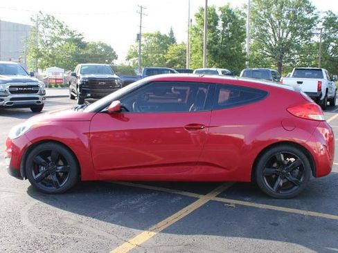 Used 2014 Hyundai Veloster w/ Style Package 02 FWD image 7