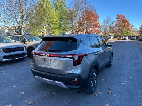 New 2026 Kia Seltos LX image 5
