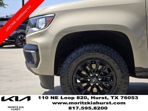 Used 2022 Chevrolet Colorado Z71 AWD/4WD image 14