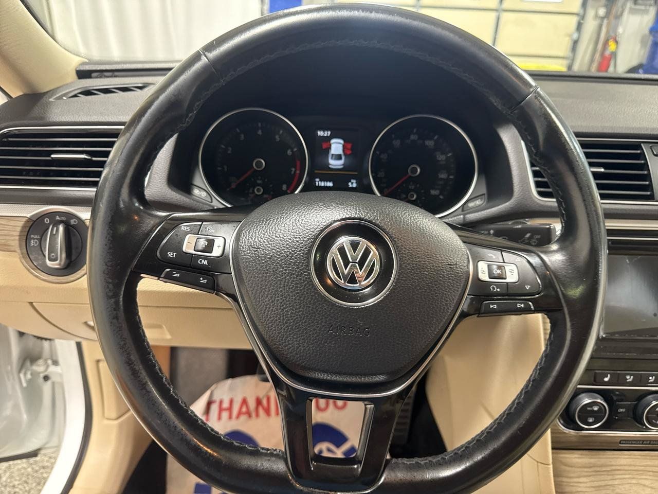 Used 2017 Volkswagen Passat 1.8T SEL Premium FWD image 19