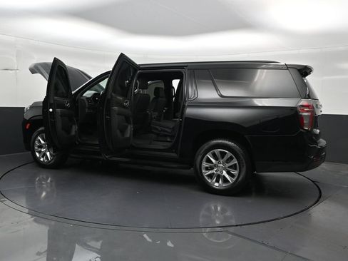Used 2024 Chevrolet Suburban RST w/ Luxury Package RWD image 36
